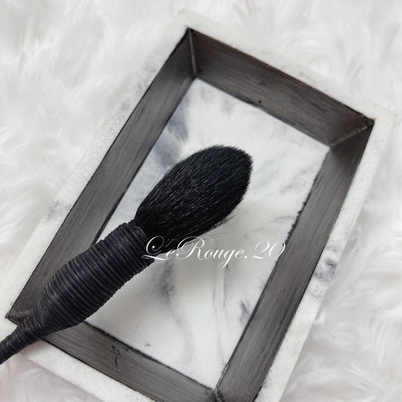 NARS yachiyo brush (blush highlighter) new - Picture 2 of 2